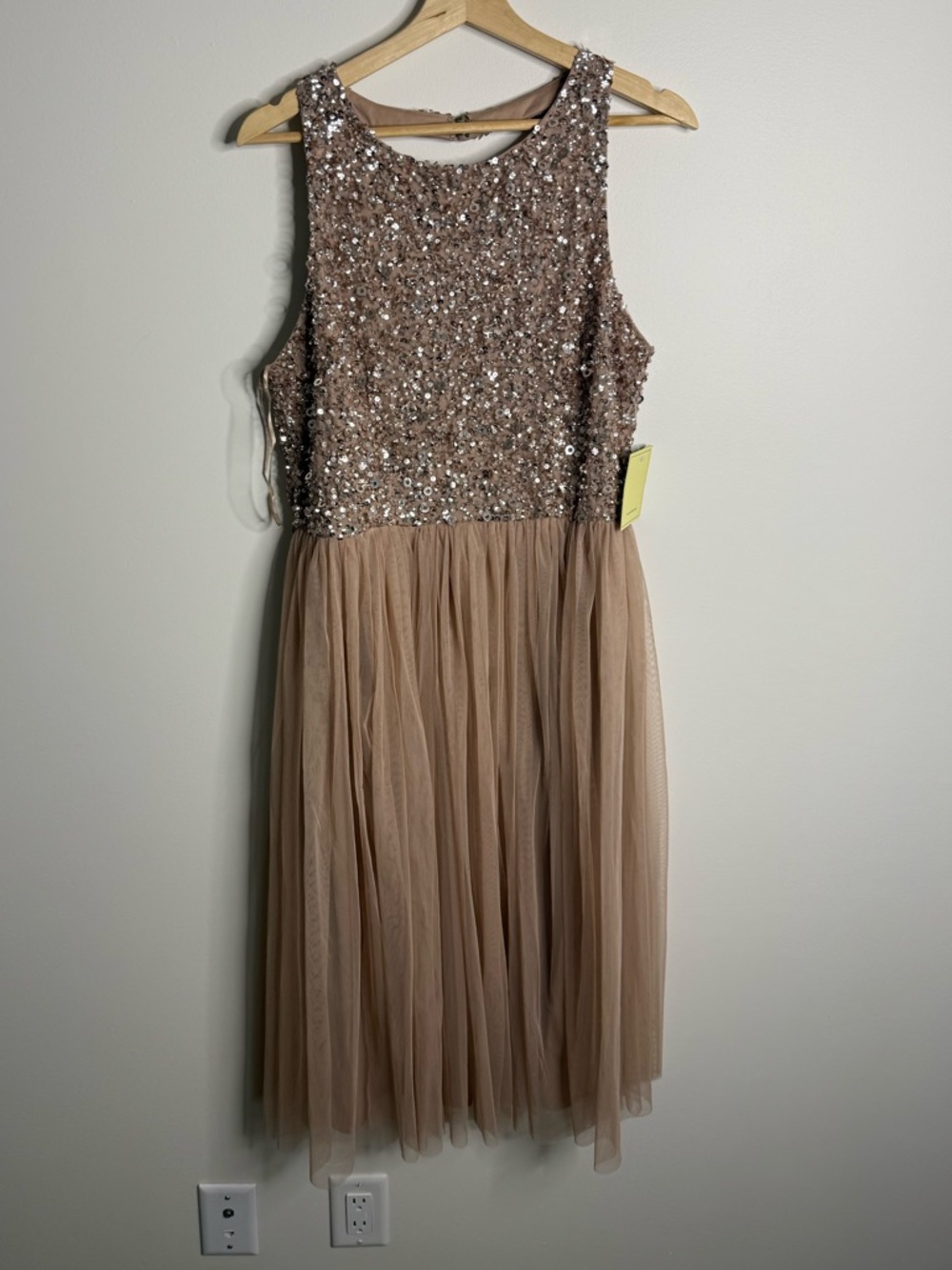 Maya Deluxe sequin sparkly tulle Dress size 10 NWT
